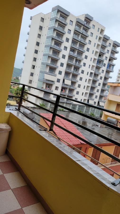 Charming Apartment Lushnje ภายนอก รูปภาพ