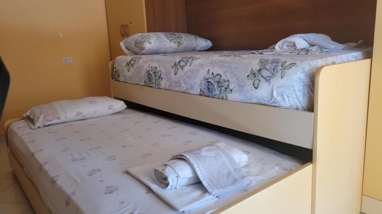 Charming Apartment Lushnje ภายนอก รูปภาพ