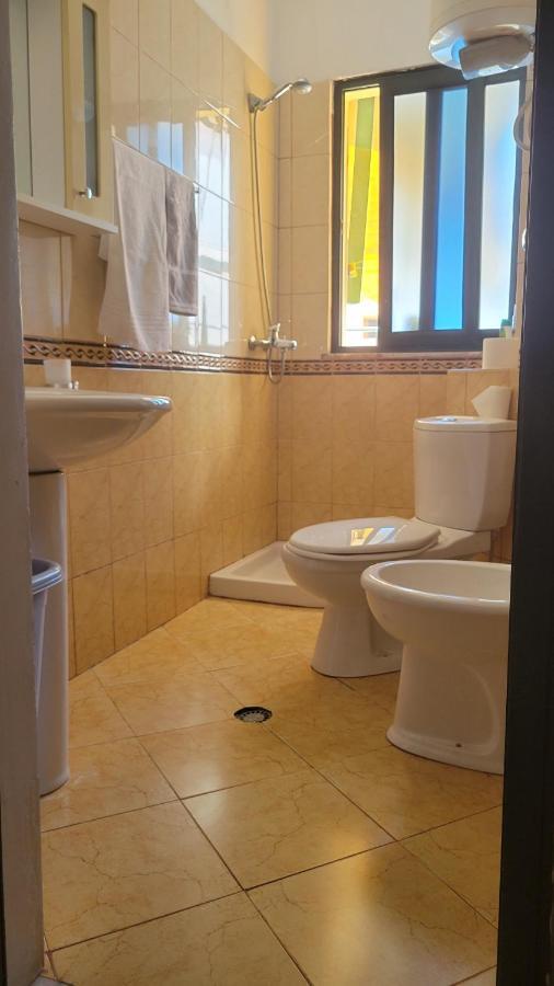 Charming Apartment Lushnje ภายนอก รูปภาพ