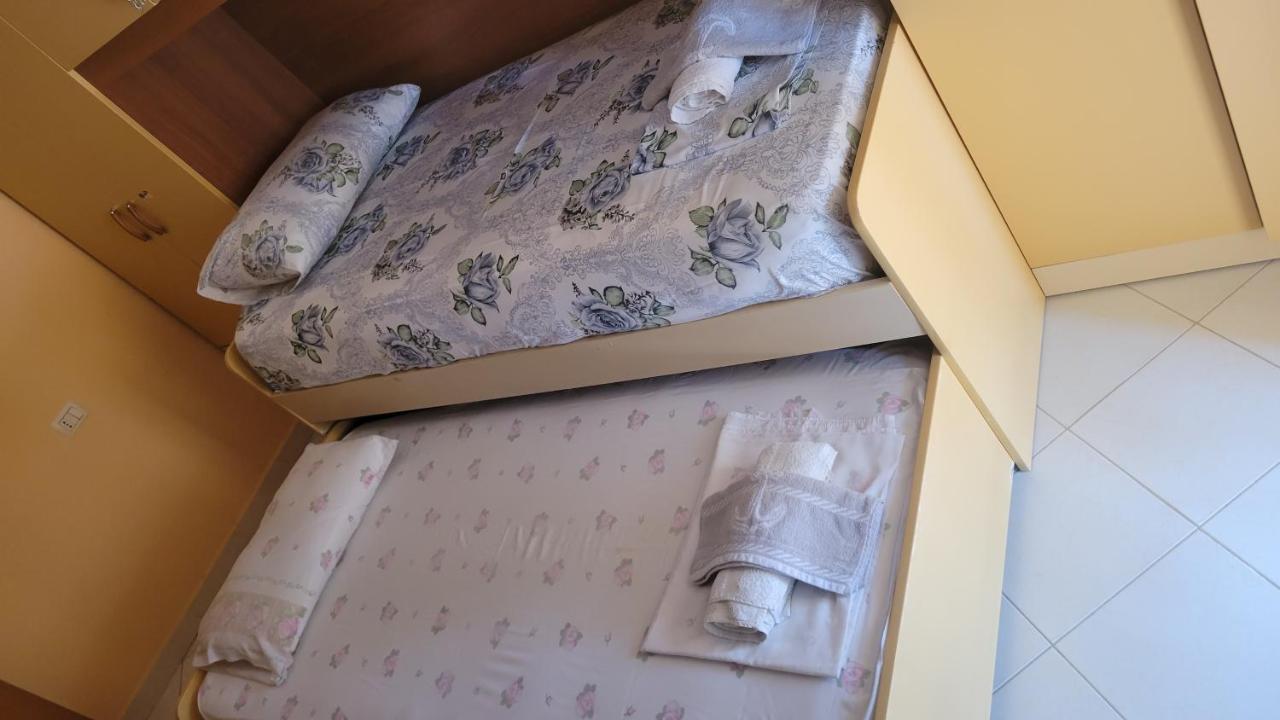 Charming Apartment Lushnje ภายนอก รูปภาพ