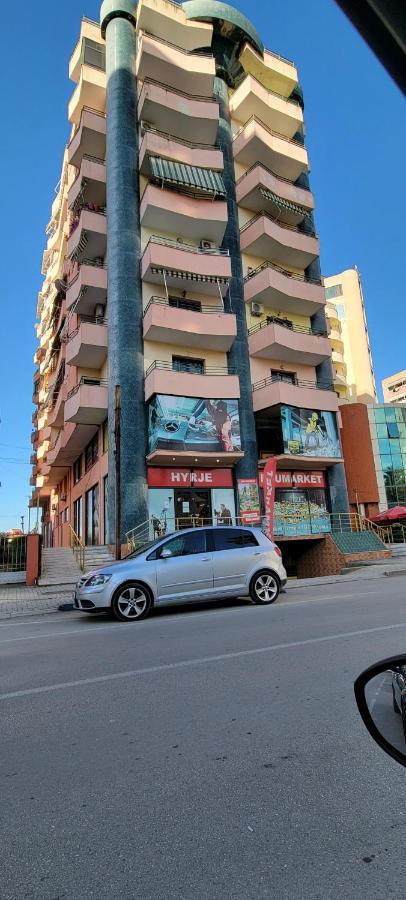 Charming Apartment Lushnje ภายนอก รูปภาพ