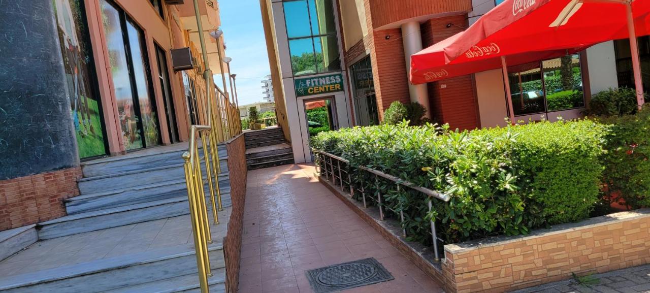 Charming Apartment Lushnje ภายนอก รูปภาพ