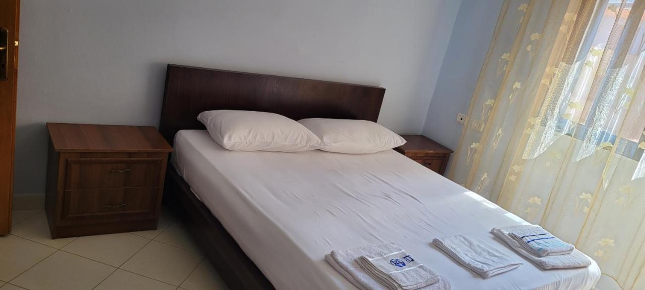 Charming Apartment Lushnje ภายนอก รูปภาพ
