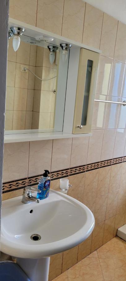 Charming Apartment Lushnje ภายนอก รูปภาพ