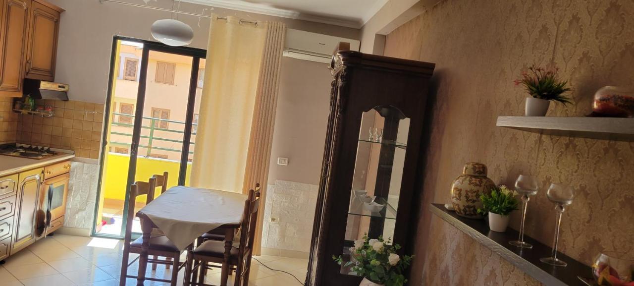 Charming Apartment Lushnje ภายนอก รูปภาพ